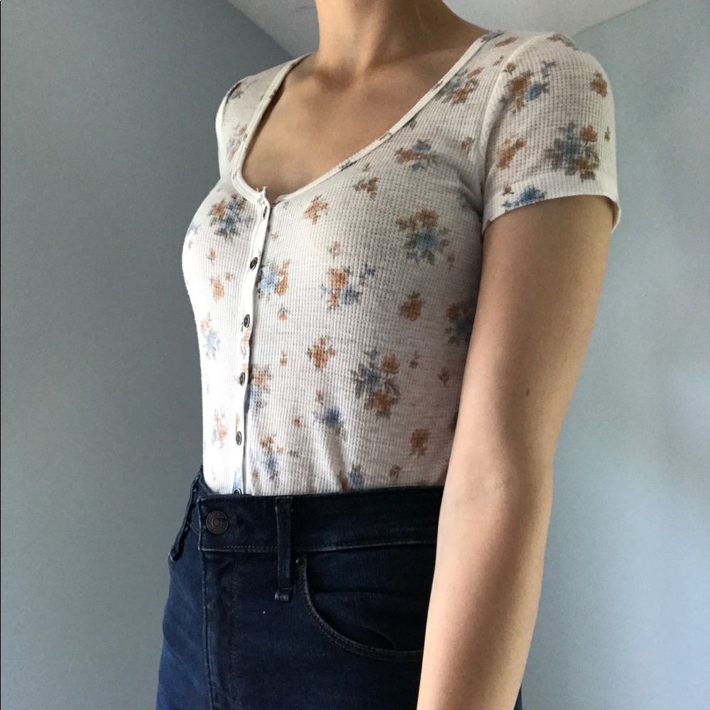 American Eagle Outfitters White Floral Top XS - Picture 3 of 7